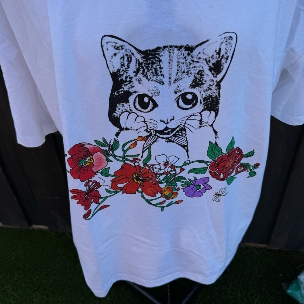 SHEIN White and Red Cat Face Tee Shirt 1X